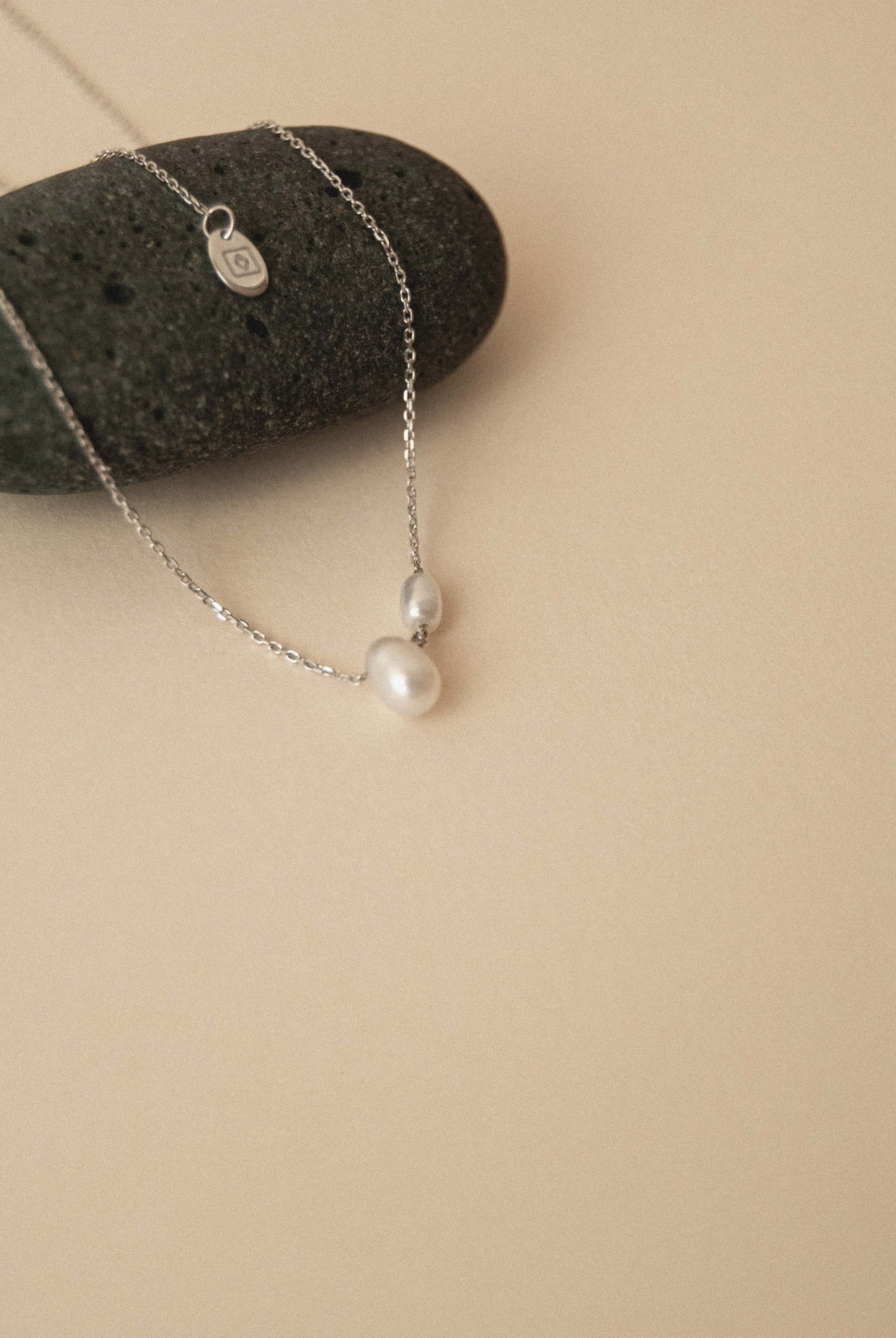 Chainlet Pearl Necklace / White Gold Antonella Vermont