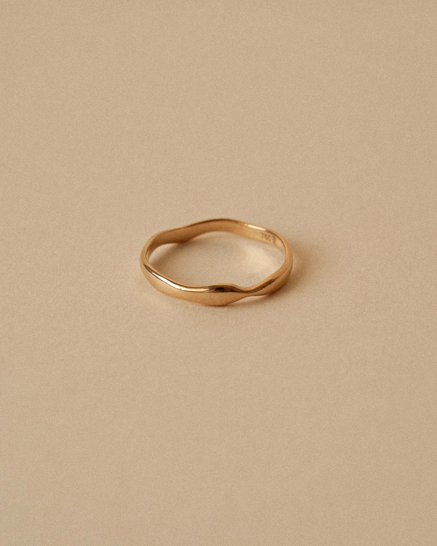 Silhouette Ring / Yellow Gold Antonella Vermont